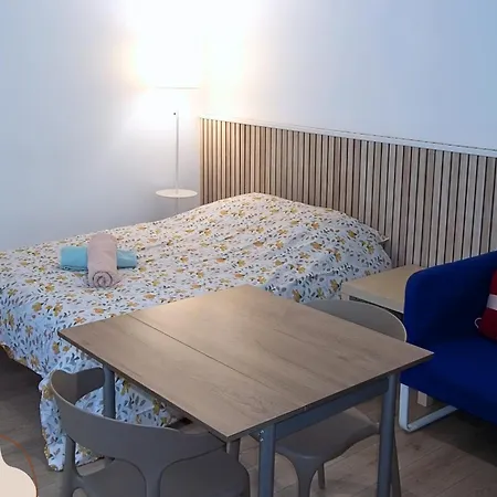 De Pierre-j Apartment *